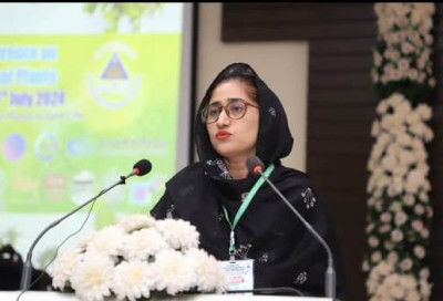 Dr. Effat Sitara